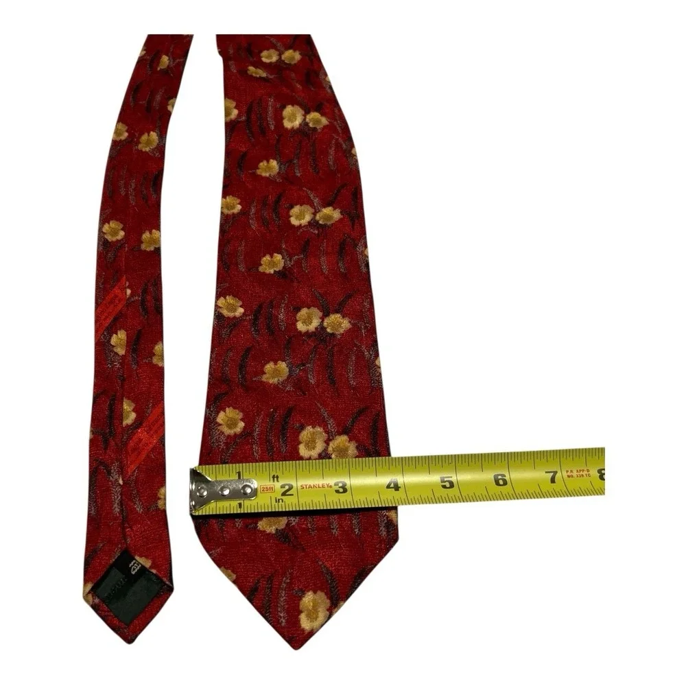 ERMENEGILDO ZEGNA Disegno Esclusivo Silk‎ Tie Flowers Red